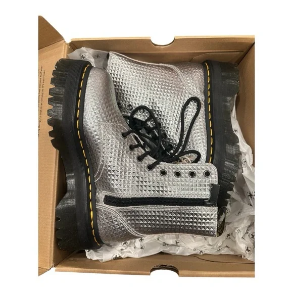 Dr. Martens Platform Boots - Jadon Stud Embossed Silver NWT NEW - Picture 5 of 7